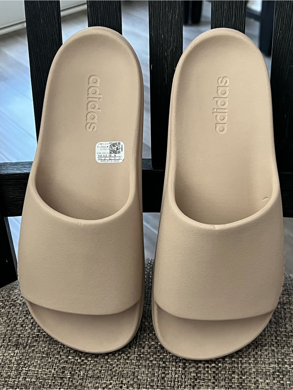 NIP adidas Women’s Slide Sandals - Beige